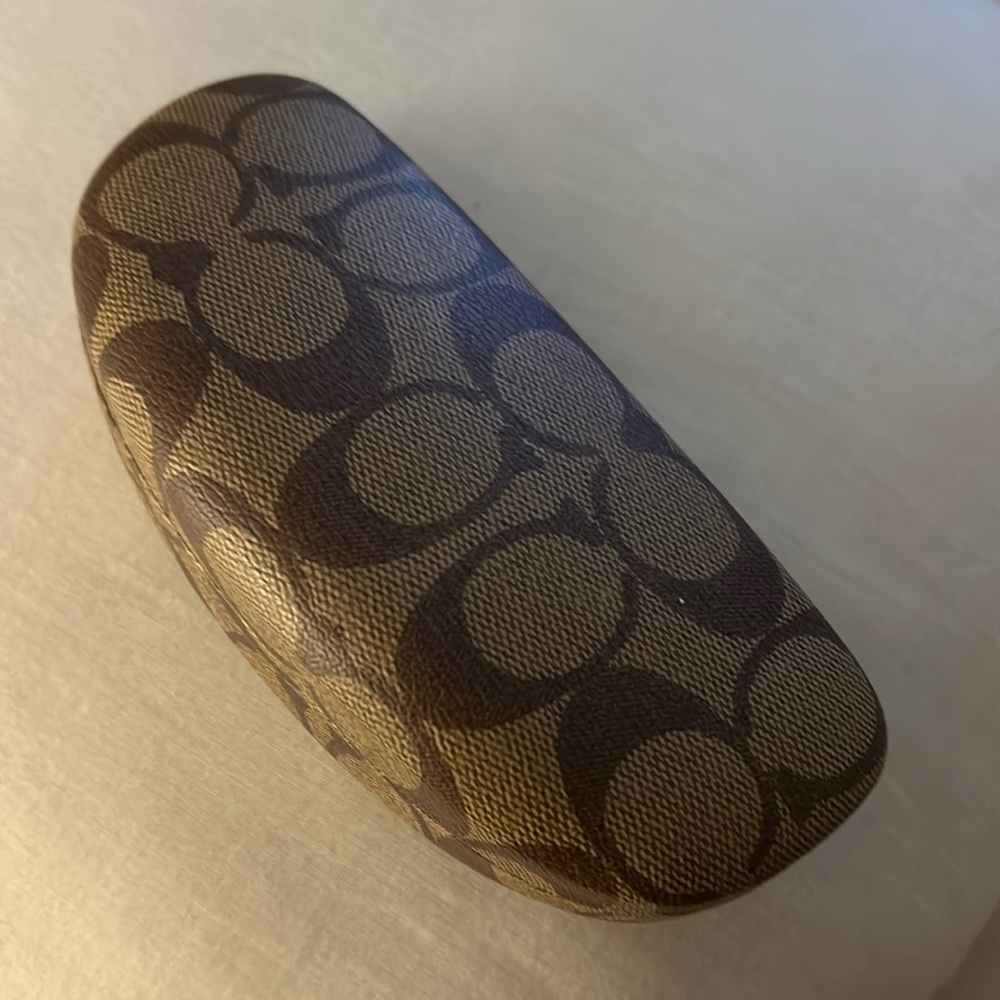 Coach Glass Case with cleaning cloth 
Excellent Condition